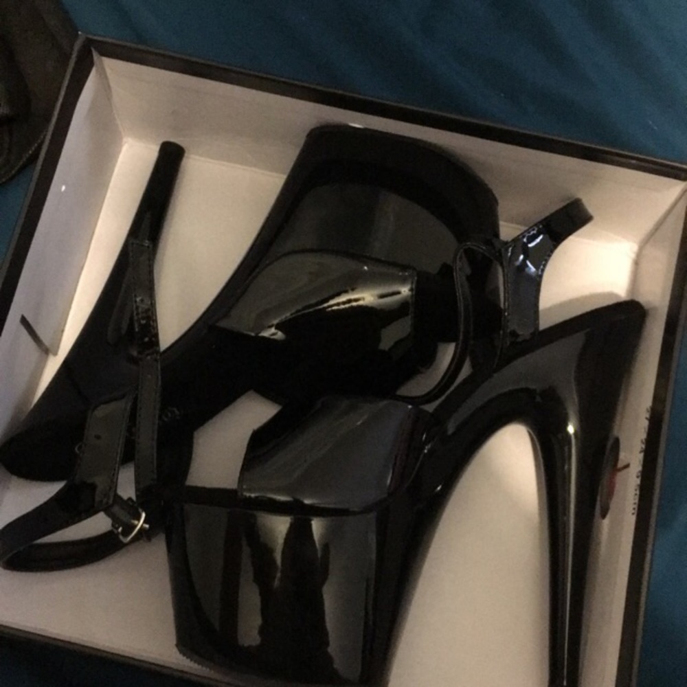 Super sleek black platform heels from Pleaser!